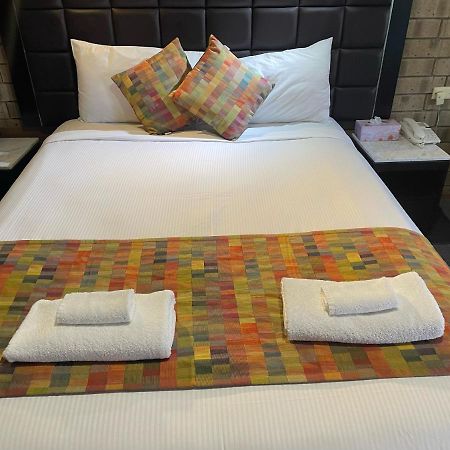 Pavlos Motel Ingle Farm Екстер'єр фото