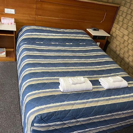 Pavlos Motel Ingle Farm Екстер'єр фото