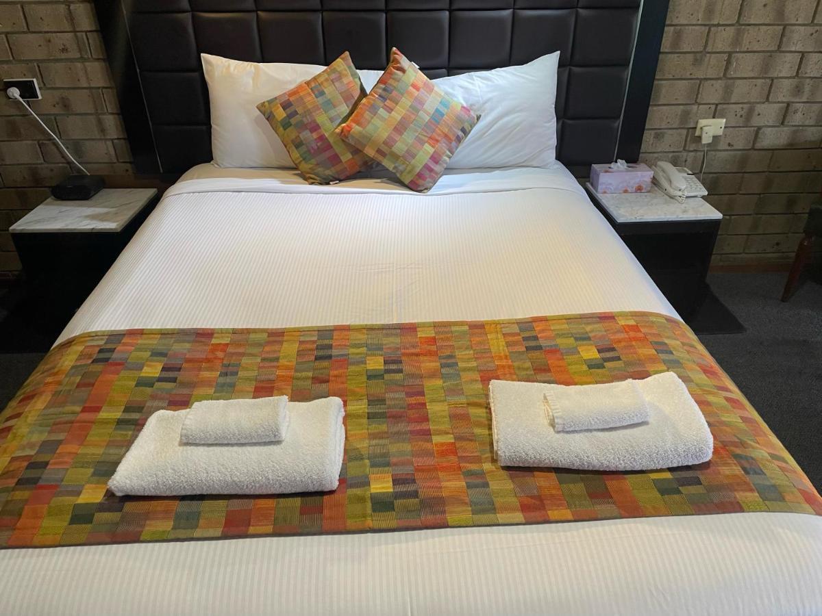 Pavlos Motel Ingle Farm Екстер'єр фото