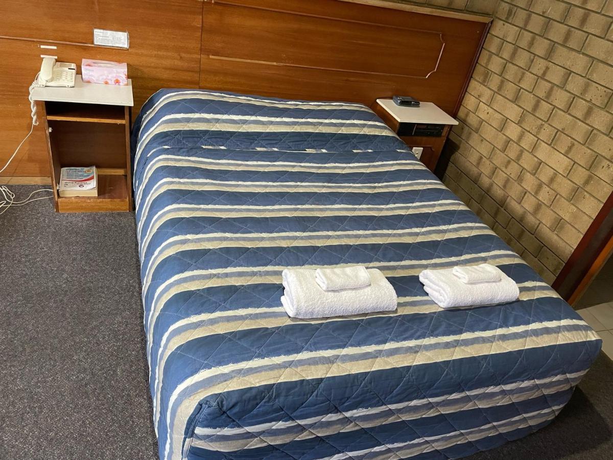 Pavlos Motel Ingle Farm Екстер'єр фото