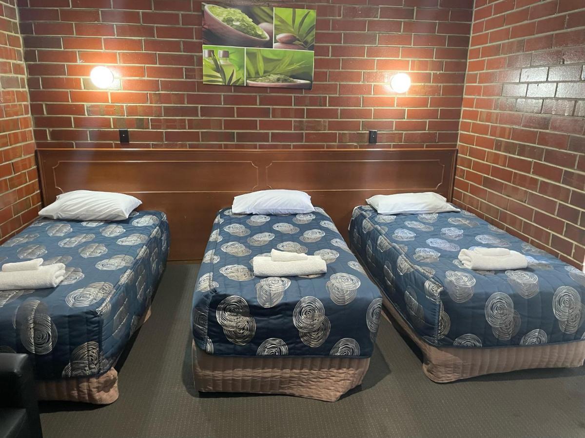 Pavlos Motel Ingle Farm Екстер'єр фото
