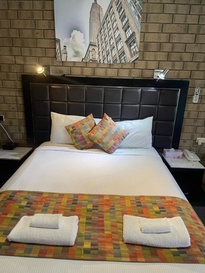 Pavlos Motel Ingle Farm Екстер'єр фото