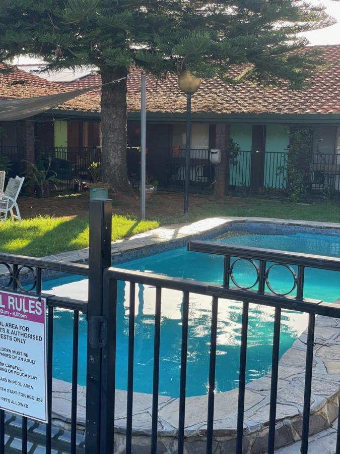 Pavlos Motel Ingle Farm Екстер'єр фото