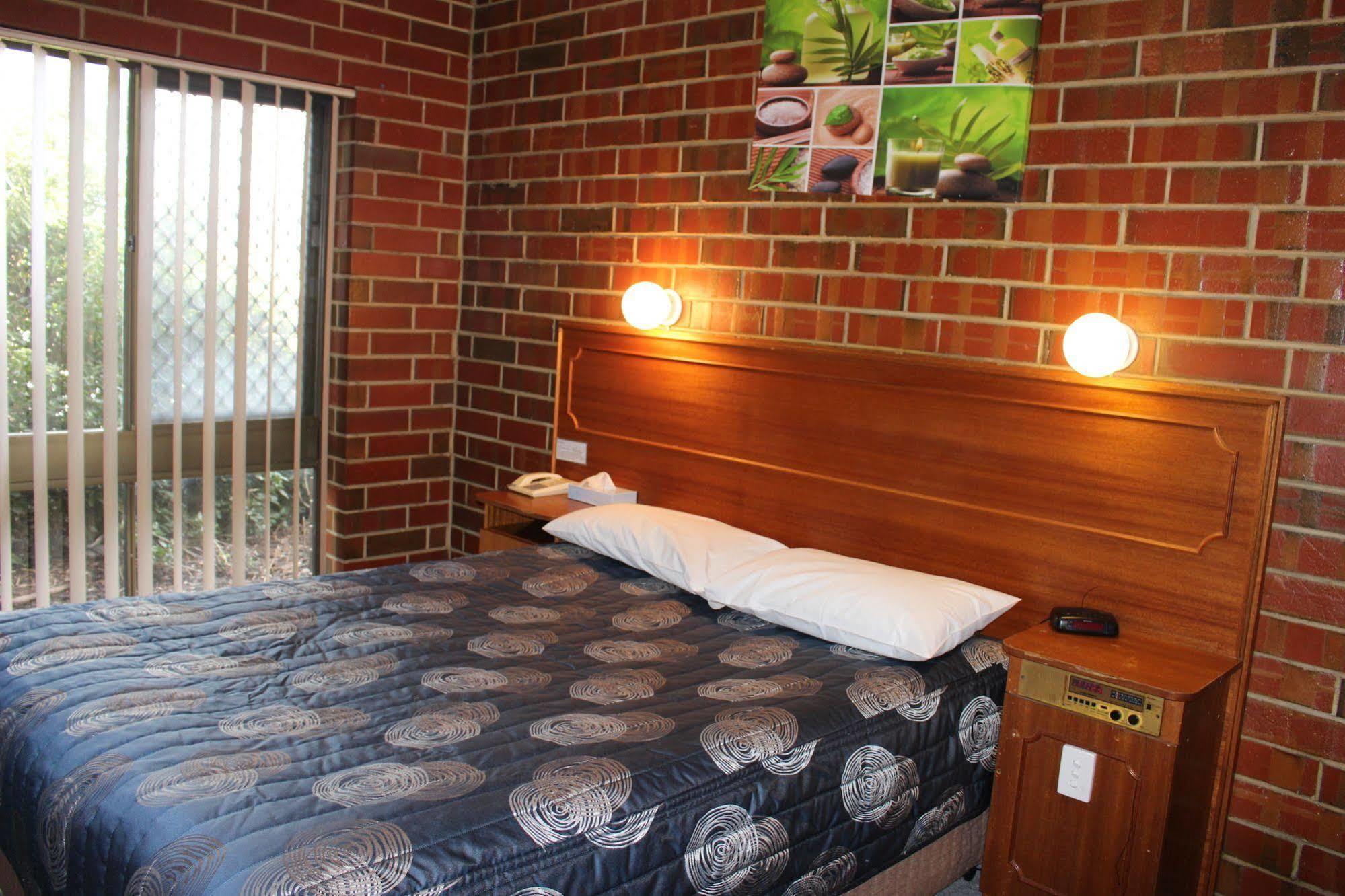 Pavlos Motel Ingle Farm Екстер'єр фото