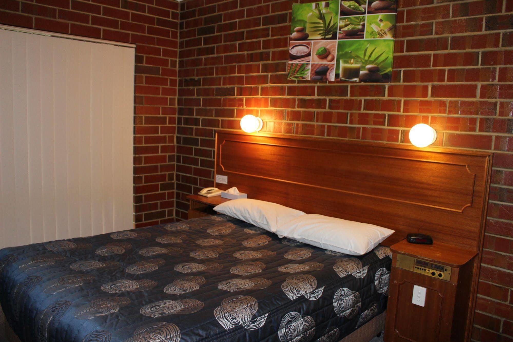 Pavlos Motel Ingle Farm Екстер'єр фото